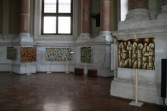 Male-in-Loggia-109